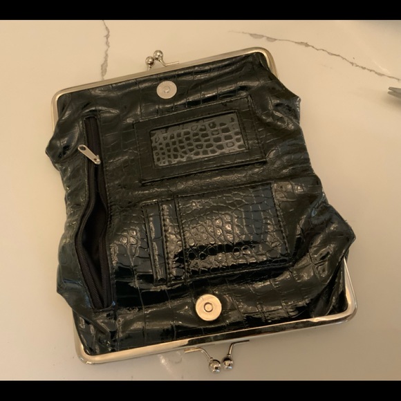 3/$15 2 cute clutches - Picture 2 of 6